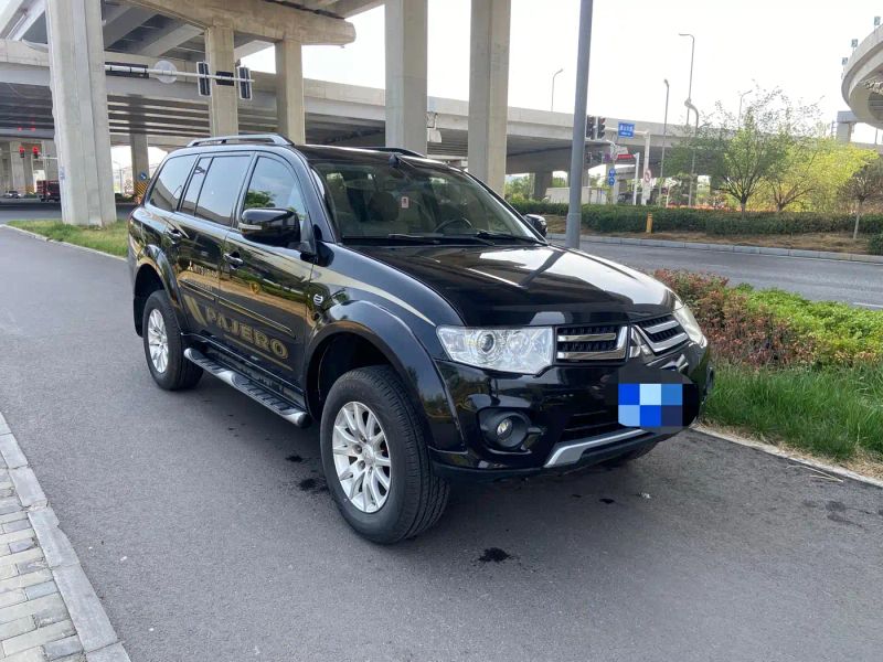 pajaro pajero-sport