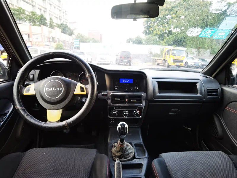 Isuzu pickup