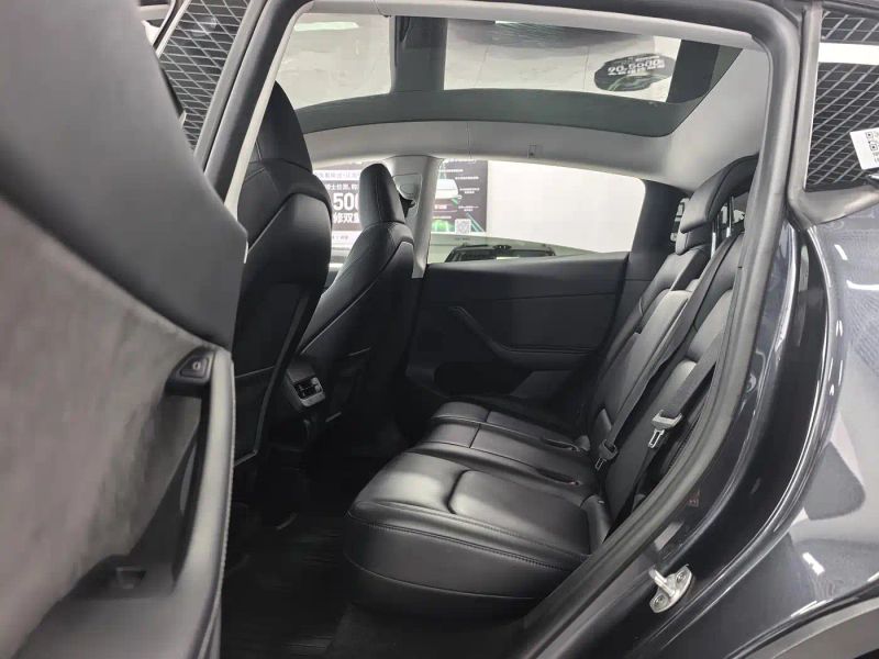 Tesla model-y