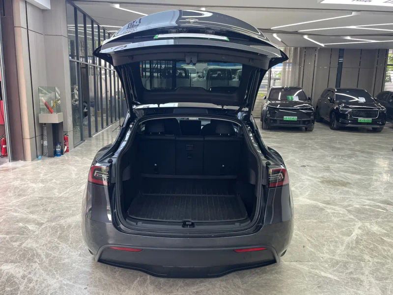 Tesla model-y
