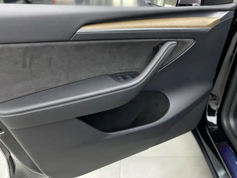 Tesla model-y