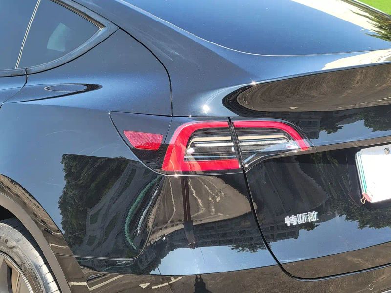Tesla model-y