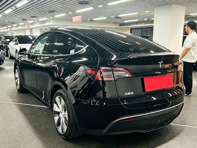 Tesla model-y