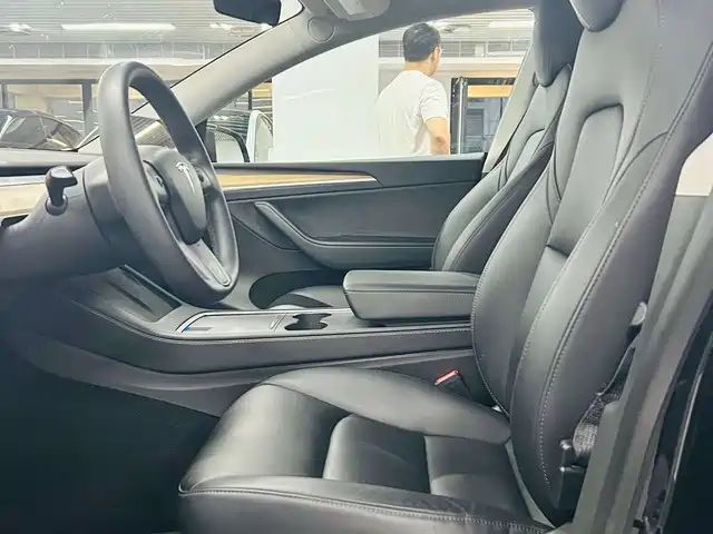 Tesla model-y