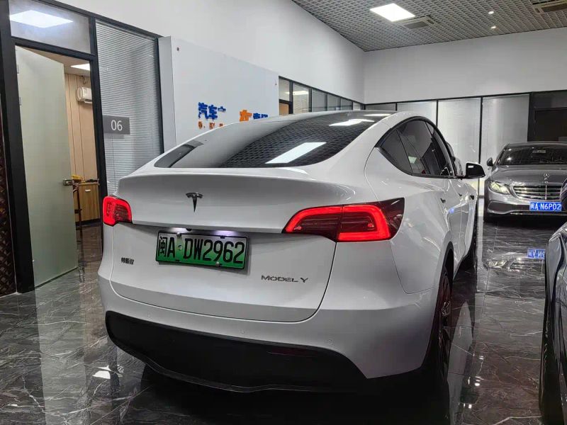 Tesla model-y