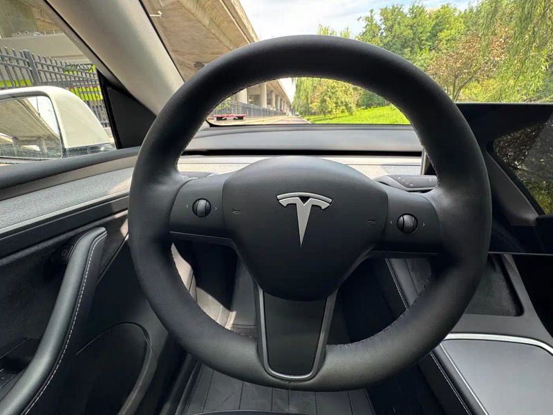 Tesla model-y