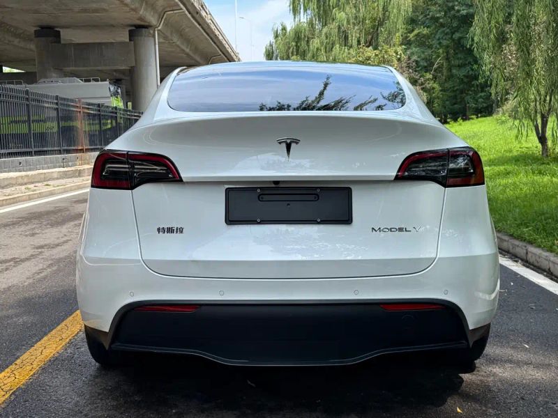 Tesla model-y