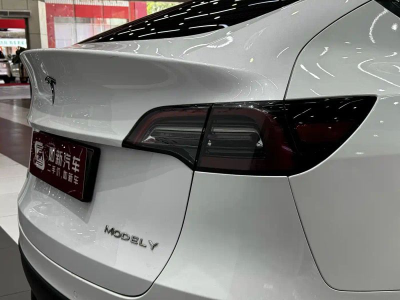 Tesla model-y