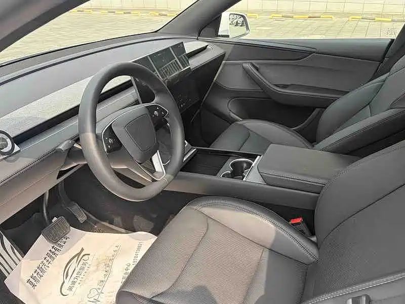 Tesla model-y