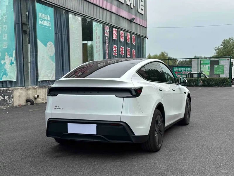 Tesla model-y