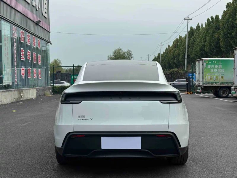 Tesla model-y