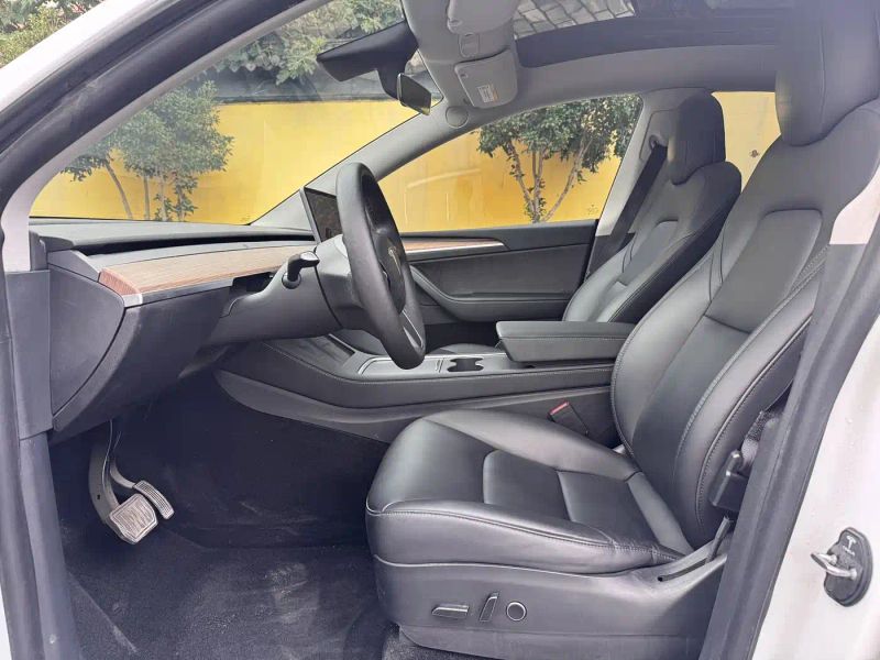 Tesla model-y