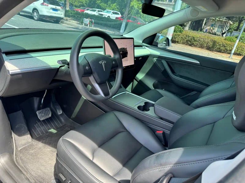 Tesla model-y