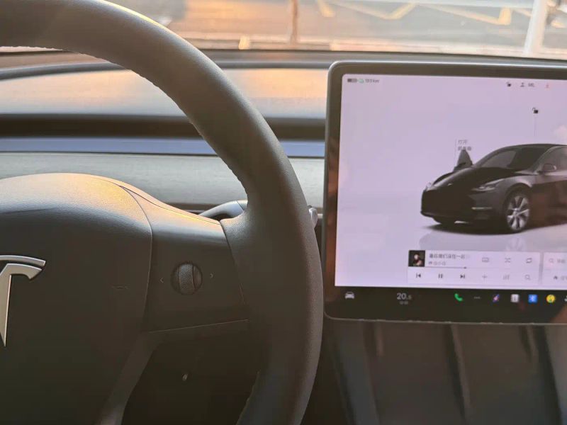 Tesla model-y