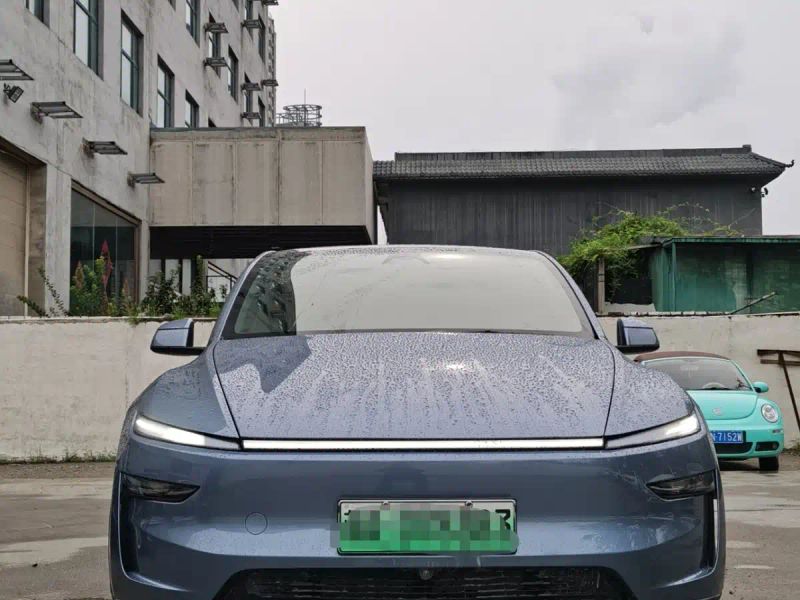 Tesla model-y