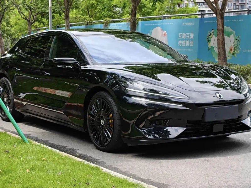 Denza z9