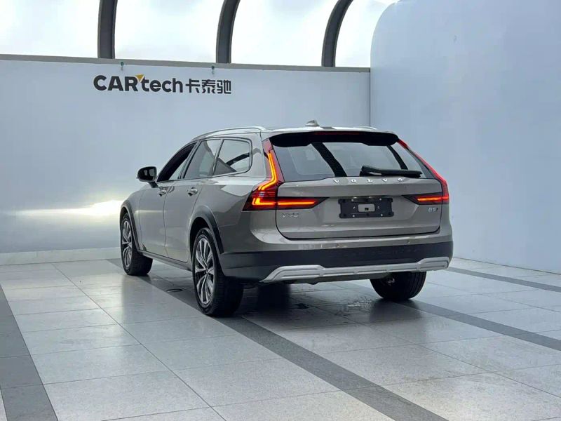 Volvo V90
