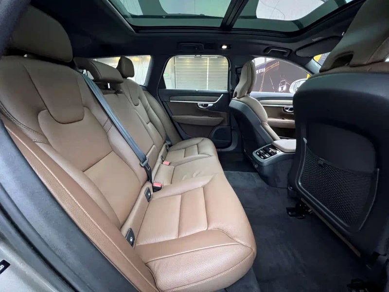 Volvo V90