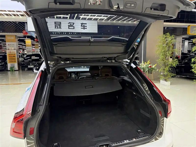 Volvo V90
