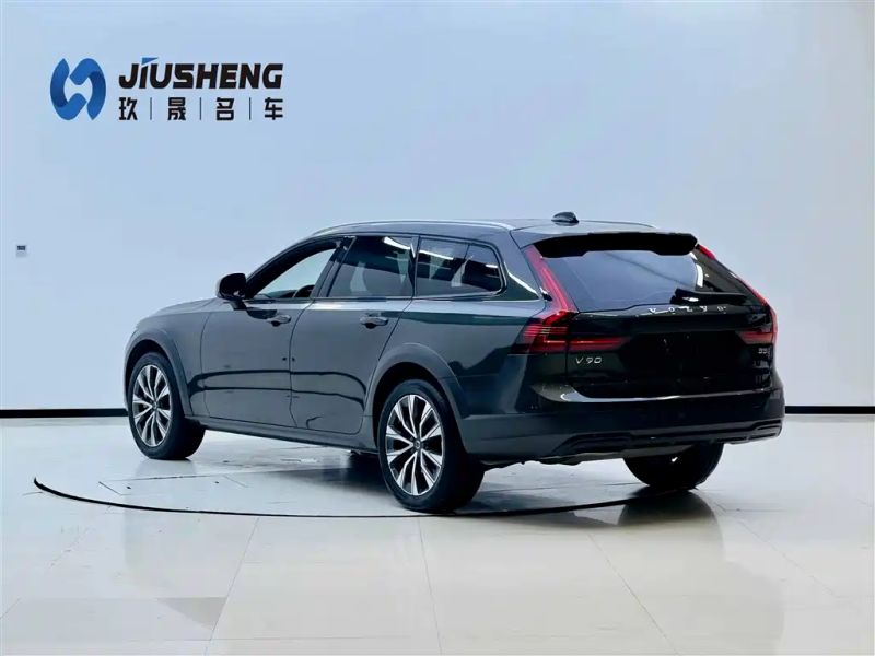 Volvo V90