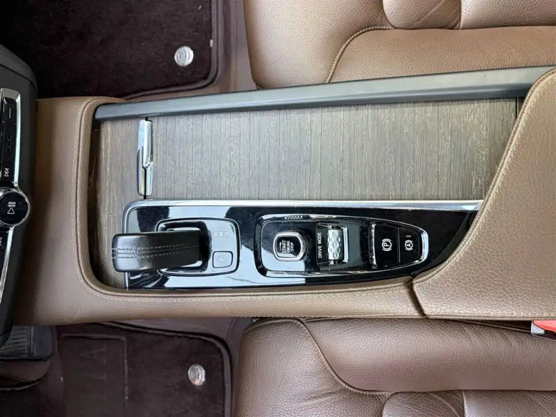 Volvo V90