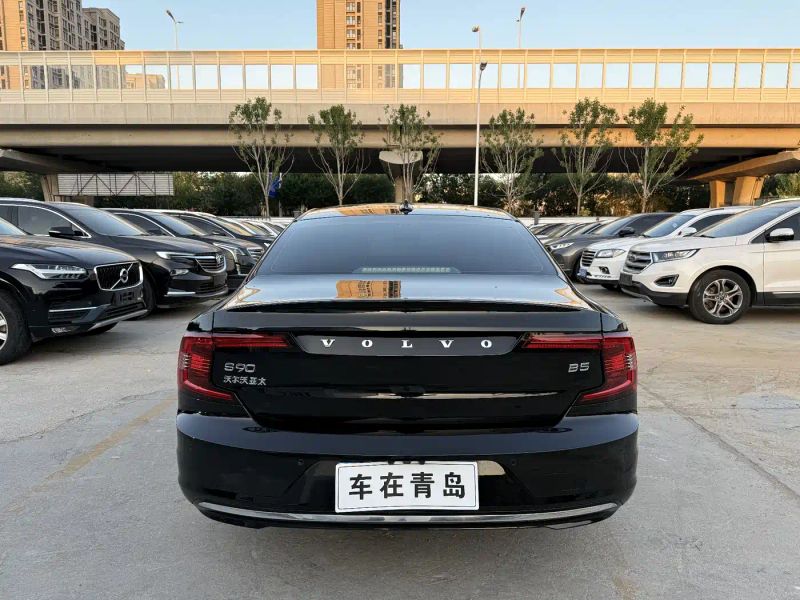 Volvo S90