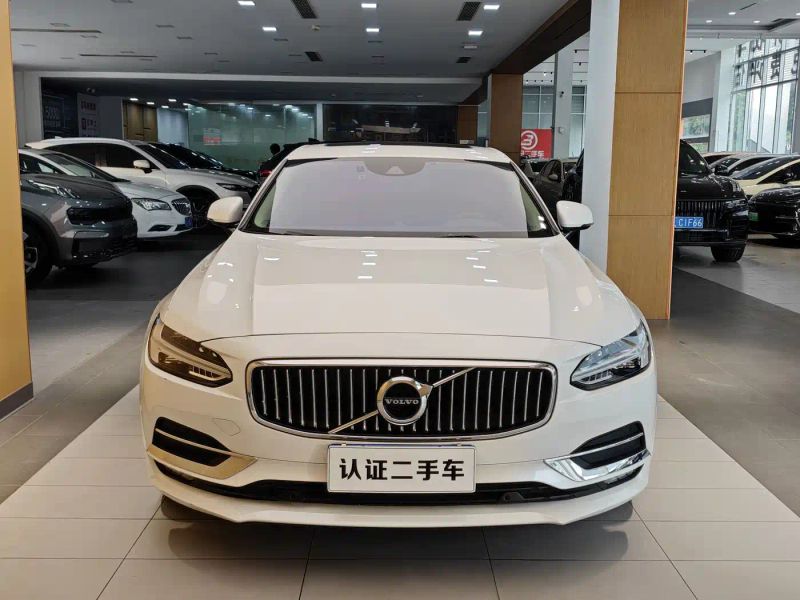 Volvo S90
