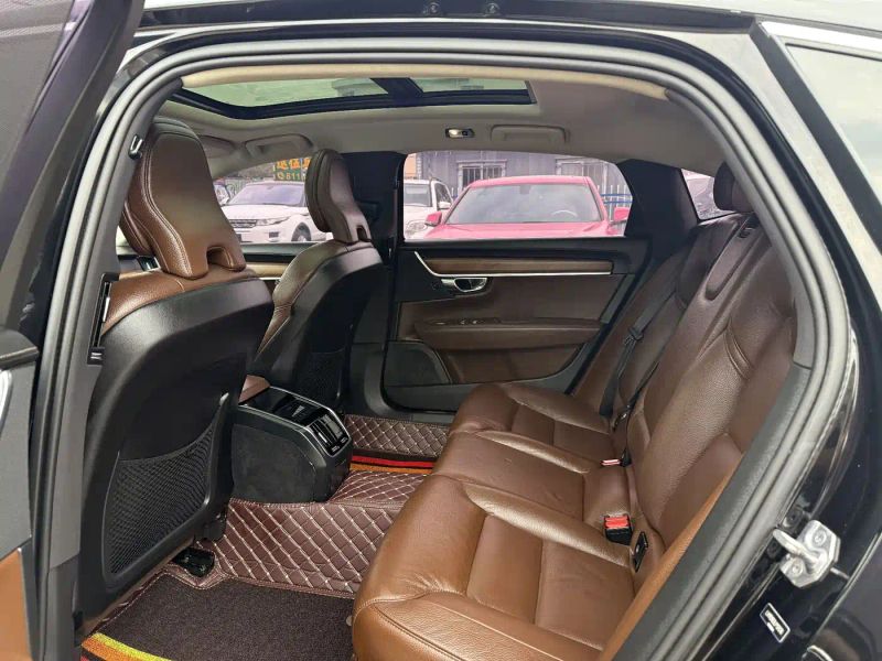 Volvo S90
