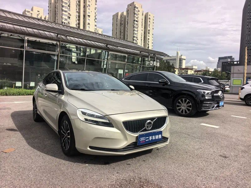 Volvo V40