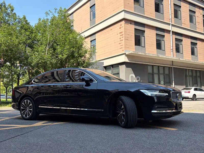 Volvo S90