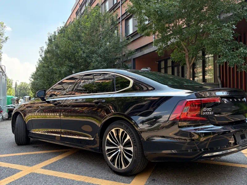 Volvo S90
