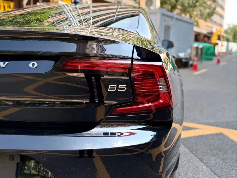 Volvo S90
