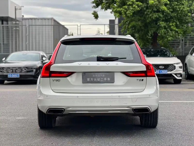 Volvo V90