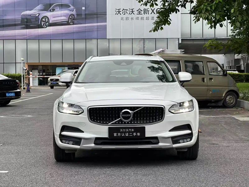 Volvo V90