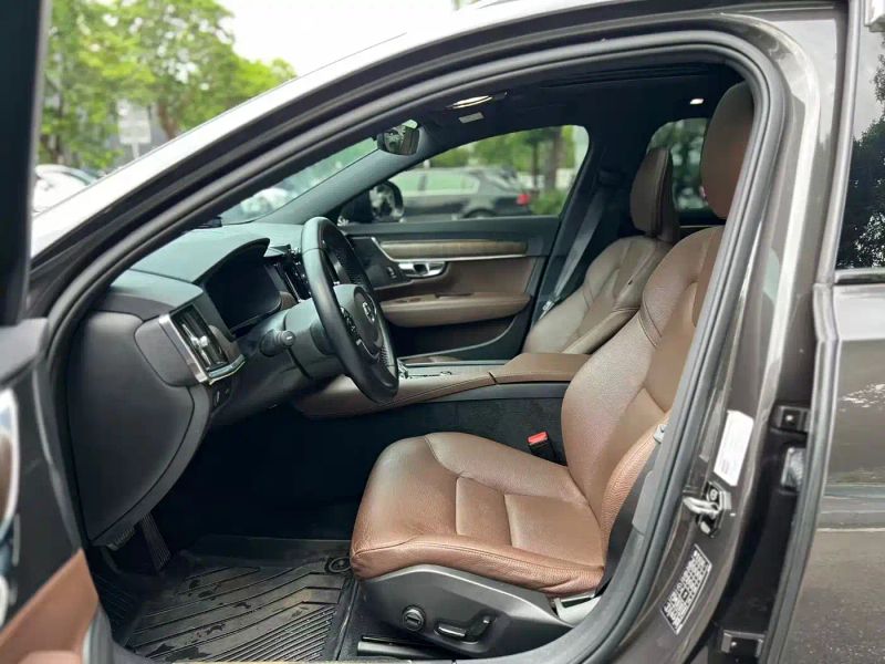 Volvo V90