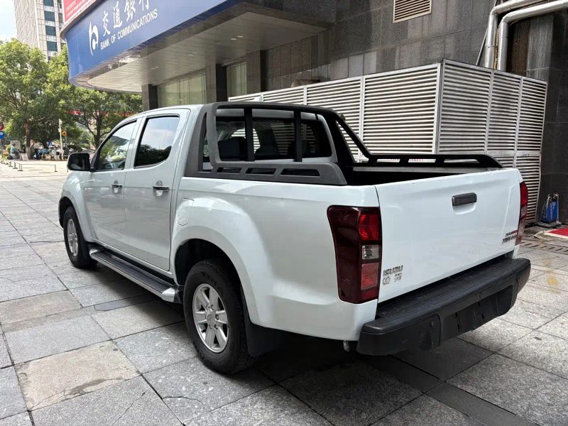 Isuzu suv