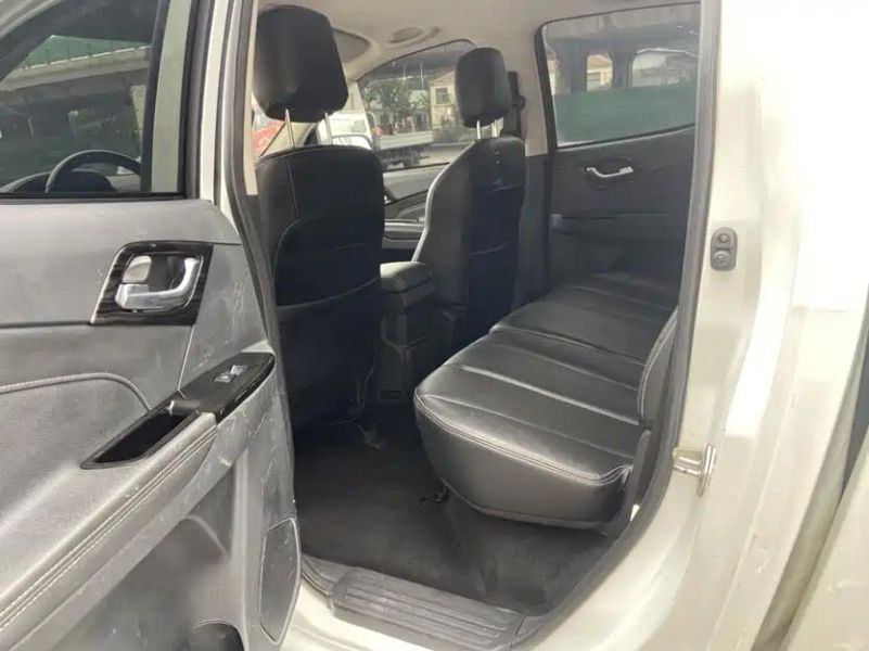 Isuzu suv