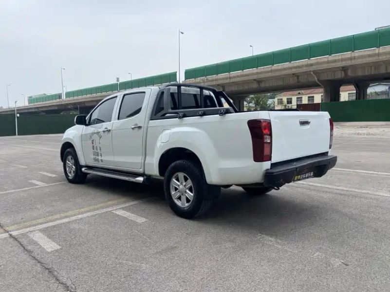 Isuzu suv