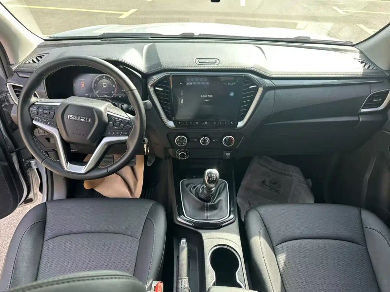 Isuzu suv