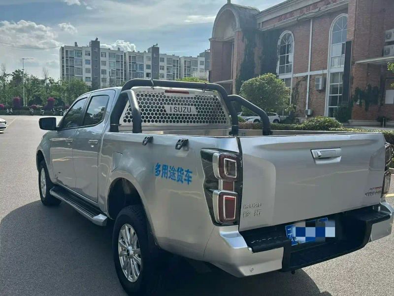 Isuzu suv