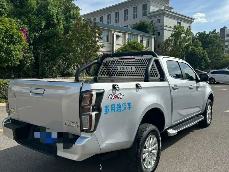 Isuzu suv