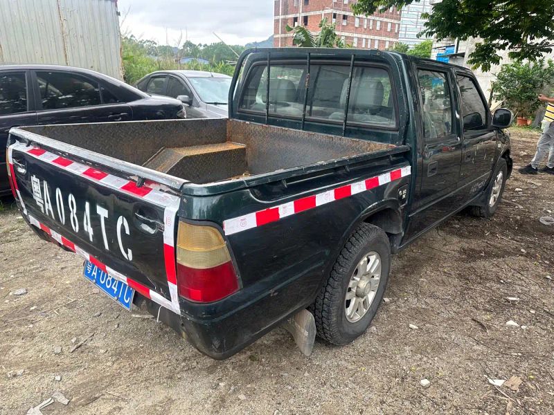 Isuzu pickup