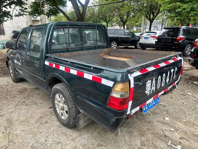 Isuzu pickup