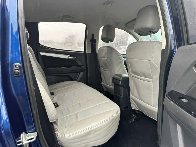 Isuzu suv