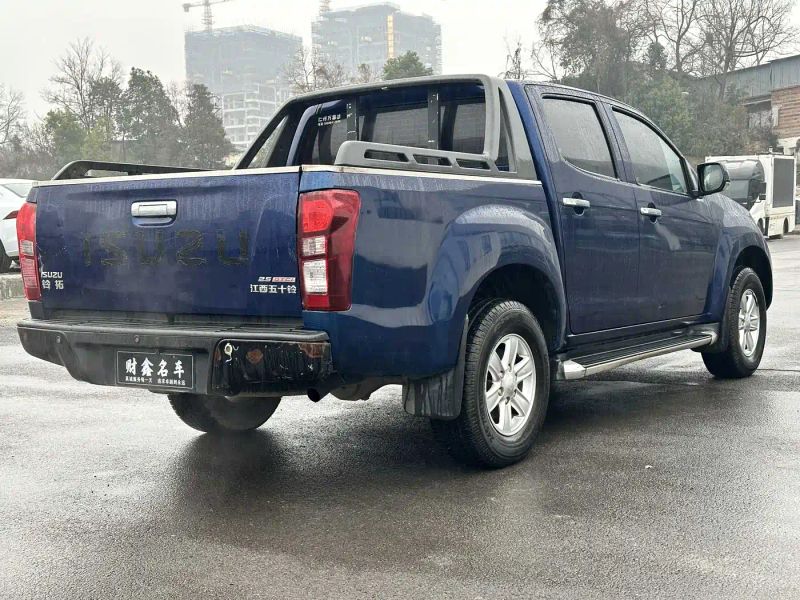 Isuzu suv