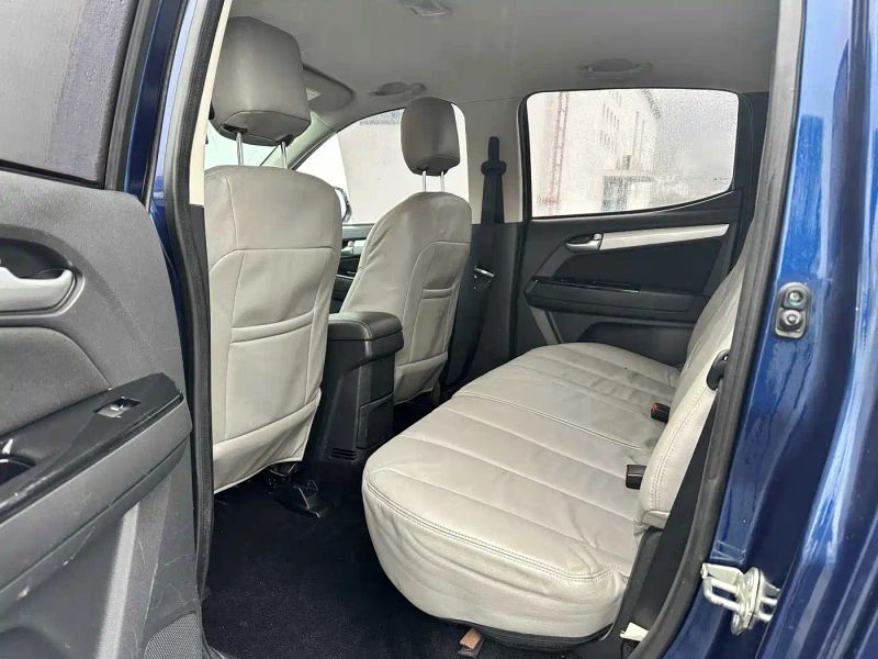 Isuzu suv