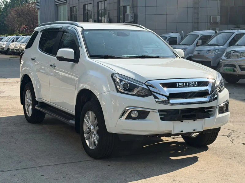 Isuzu muyu_xia