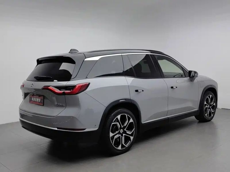 Nio es8