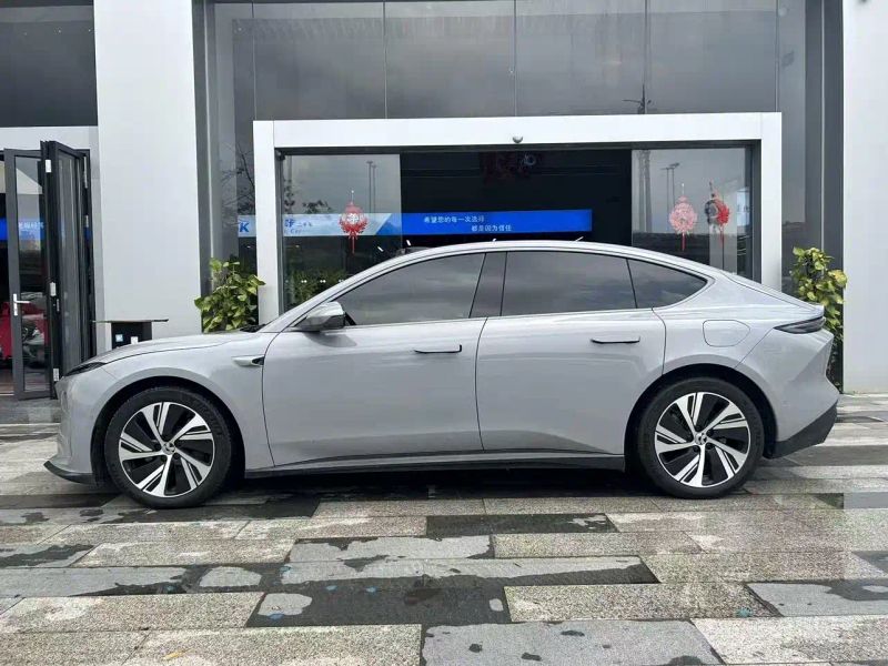 Nio et5