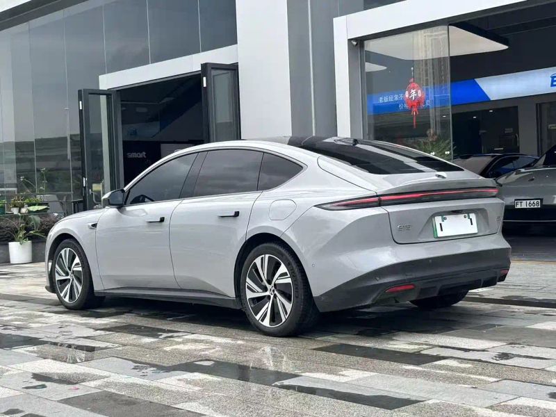 Nio et5